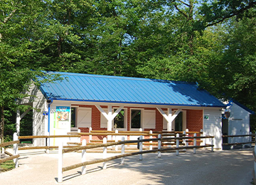 Le Haras au parc de loisirs Le PAL en Auvergne-Rhône-Alpes